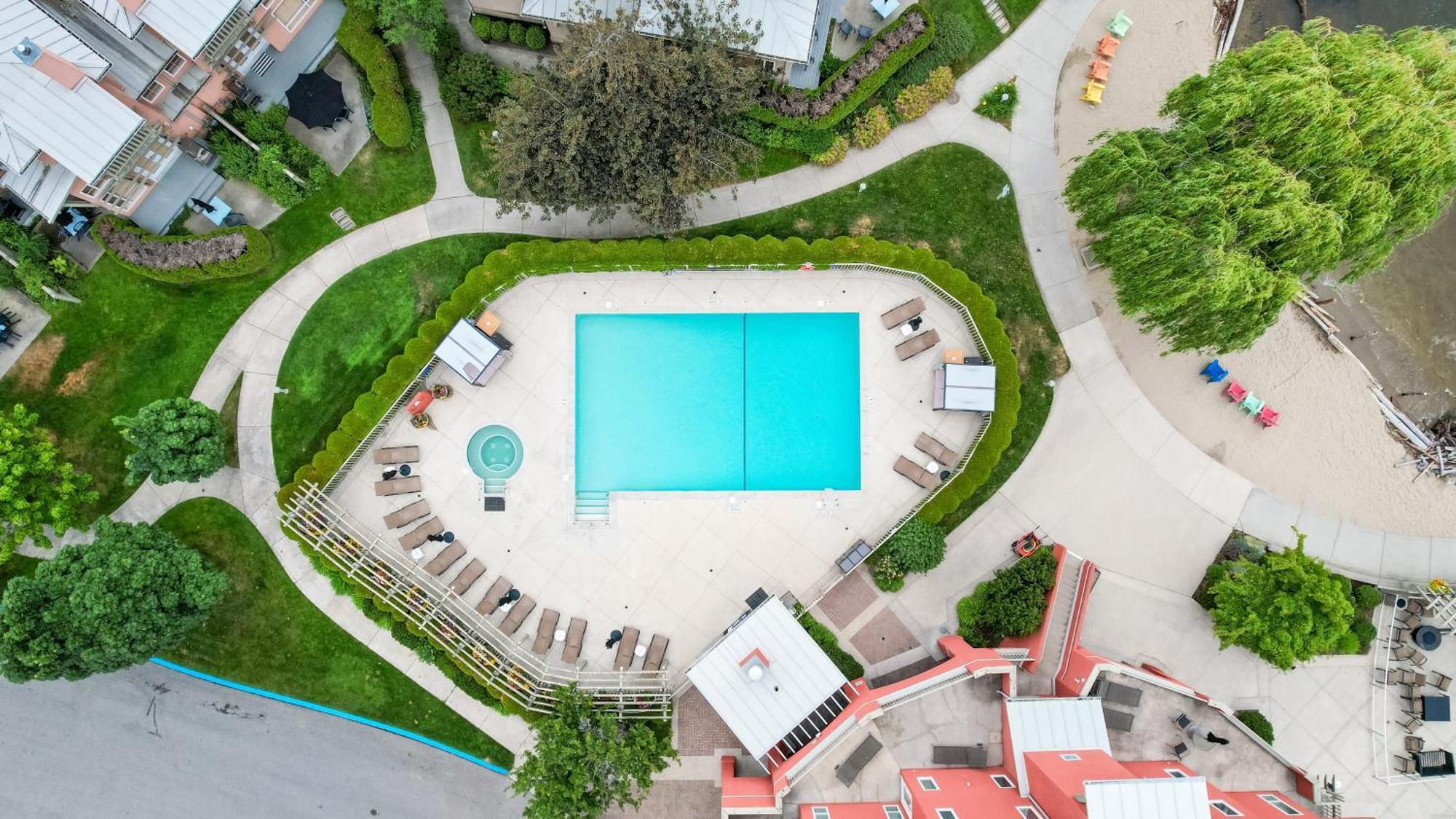 Manteo At Eldorado Resort Келоуна Экстерьер фото