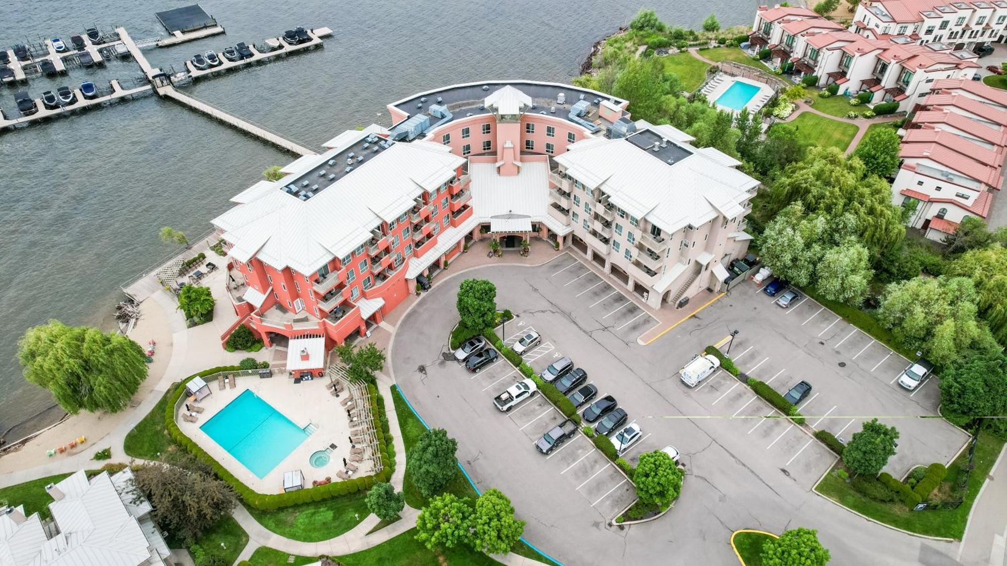 Manteo At Eldorado Resort Келоуна Экстерьер фото